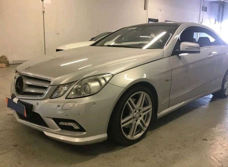 Gris Usado 2010 Mercedes E250 Coupe | 11.500 € (Precio justo) - Imagen 1/4
