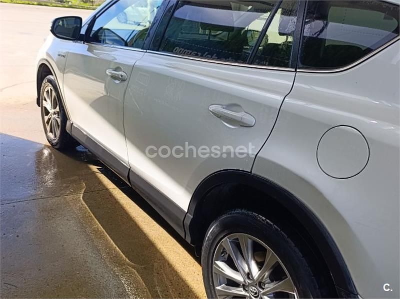 Usado Toyota RAV4 Hybrid Advance 197 CV (144 kW) 2016 Blanco SUV