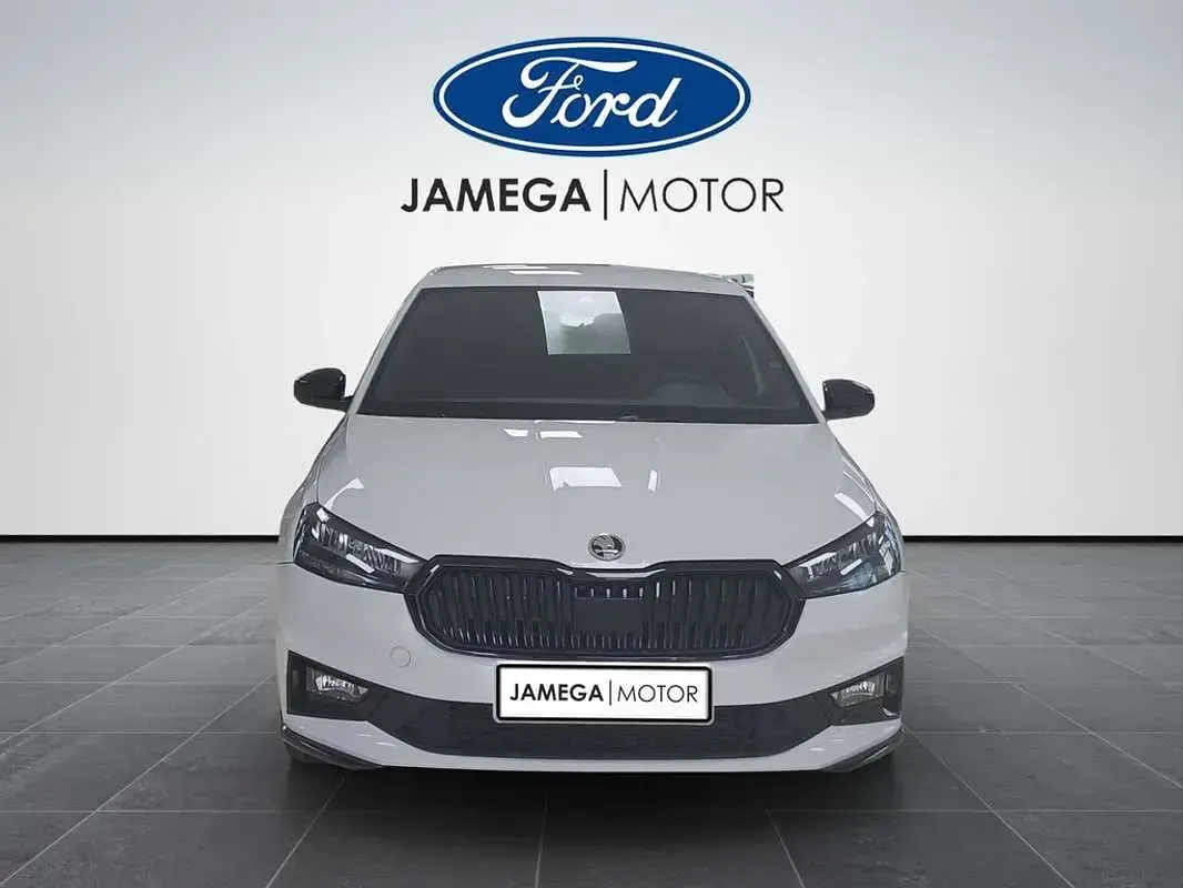 Usado Skoda Fabia Monte Carlo 110 CV (80 kW) 2022 Blanco Utilitario