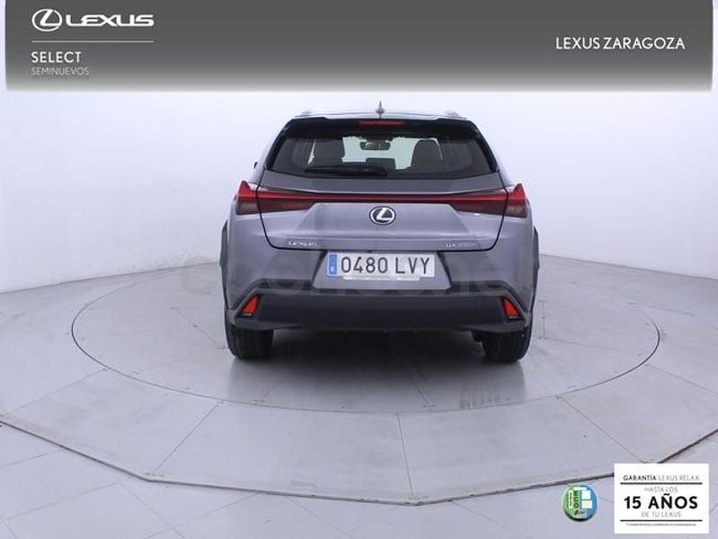 Usado Lexus UX Business Edition 184 CV (135 kW) 2022 Gris / plata SUV