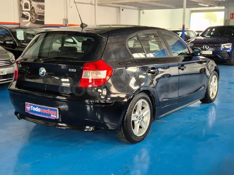 Usado BMW 116 115 CV (84 kW) 2006 Negro Utilitario