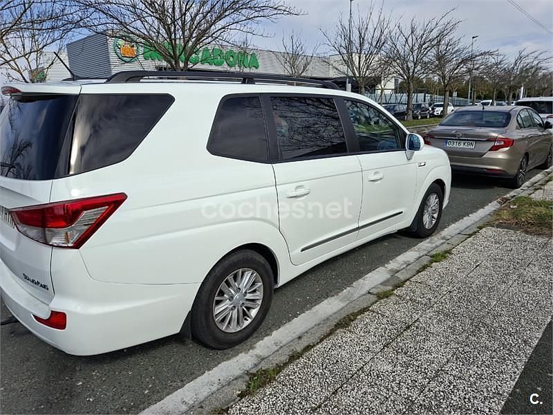 Usado SsangYong Rodius Limited 165 CV (121 kW) 2014 Blanco Monovolumen