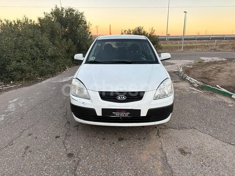 Usado Kia Rio EX 110 CV (80 kW) 2006 Blanco Berlina