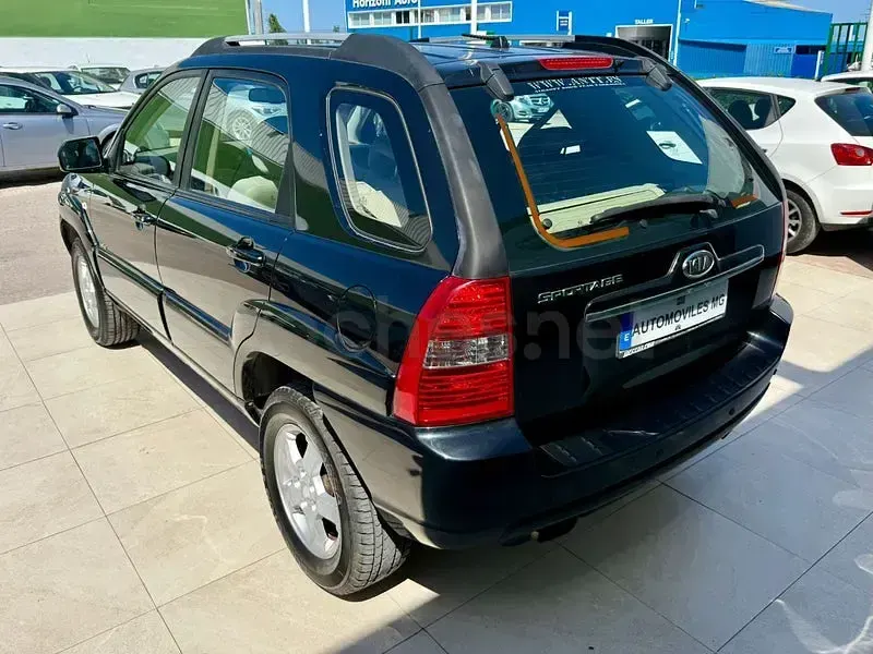 Usado Kia Sportage Active 140 CV (102 kW) 2008 Negro SUV