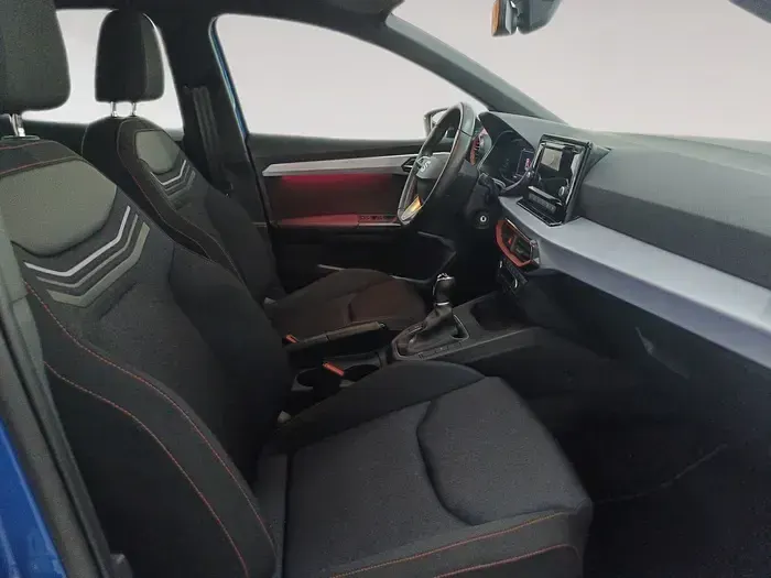 Usado Seat Ibiza FR 115 CV (84 kW) 2024 Azul Utilitario