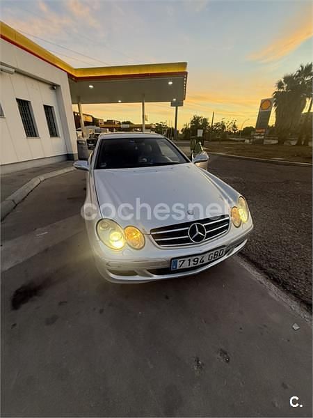 Usado Mercedes CLK220 Avantgarde 150 CV (110 kW) 2008 Gris / plata Coupe