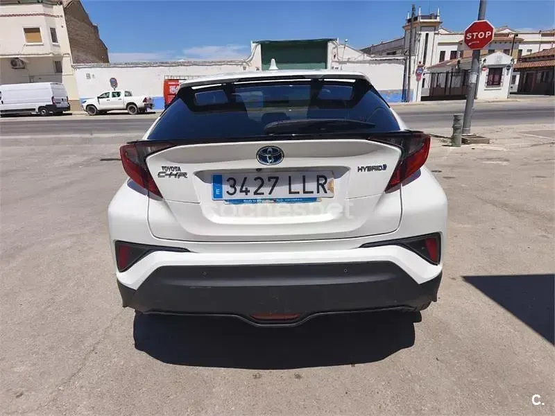 Usado Toyota C-HR Advance 122 CV (89 kW) 2021 Blanco SUV