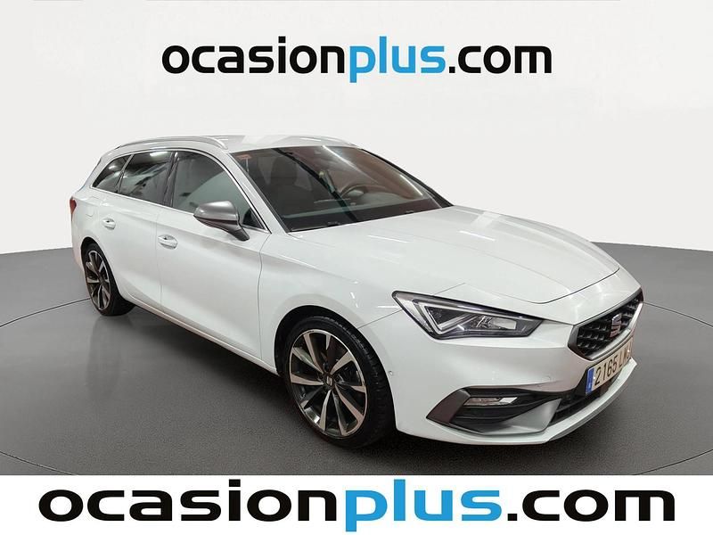 Usado Seat Leon FR 150 CV (110 kW) 2021 Blanco Monovolumen