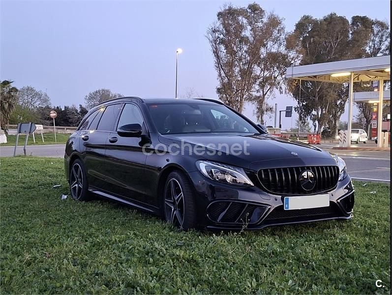 Usado Mercedes C180 156 CV (114 kW) 2018 Negro Familiar
