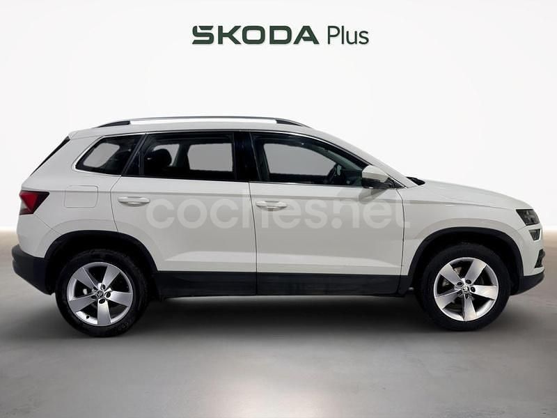 Usado Skoda Karoq Ambition 116 CV (85 kW) 2021 Blanco SUV