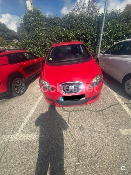 Rojo Usado 2007 Seat Altea Reference Monovolumen | 4100 € (Precio justo) - Imagen 1/4
