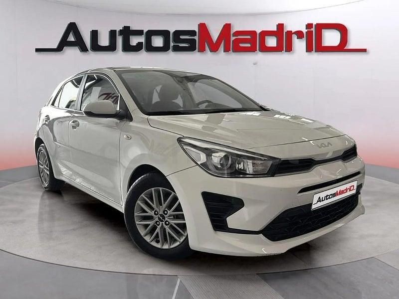 Usado Kia Rio 84 CV (61 kW) 2023 Blanco Berlina