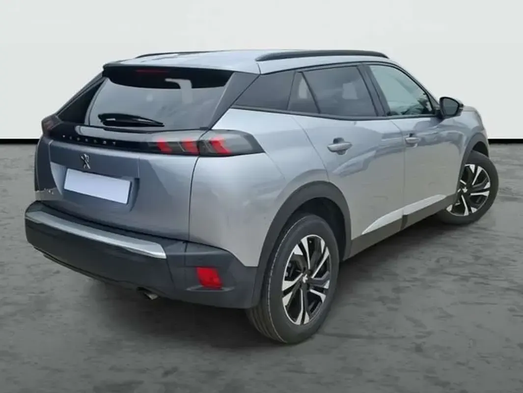Usado Peugeot 2008 Allure 101 CV (74 kW) 2023 Gris SUV