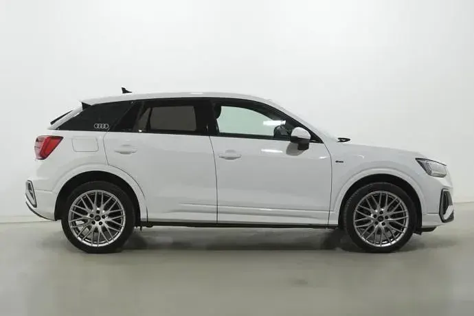 Usado Audi Q2 S-Line 116 CV (85 kW) 2022 Blanco SUV
