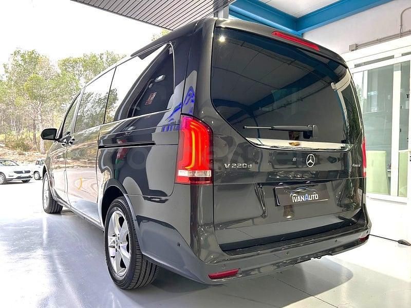 Usado Mercedes V220 Style 163 CV (119 kW) 2024 Gris / plata Monovolumen