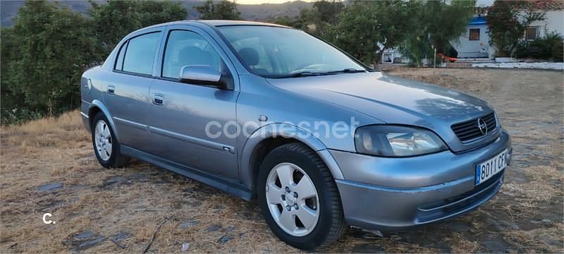 Gris / plata Usado 2003 Opel Astra Comfort Berlina | 2000 € (Precio justo) - Imagen 1/4
