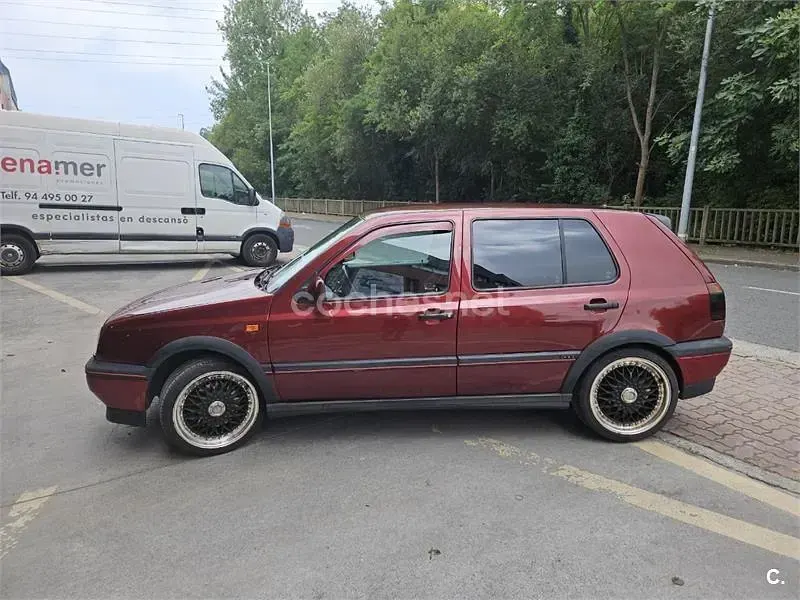 Usado VW Golf III GTI 115 CV (84 kW) 1992 Granate Utilitario