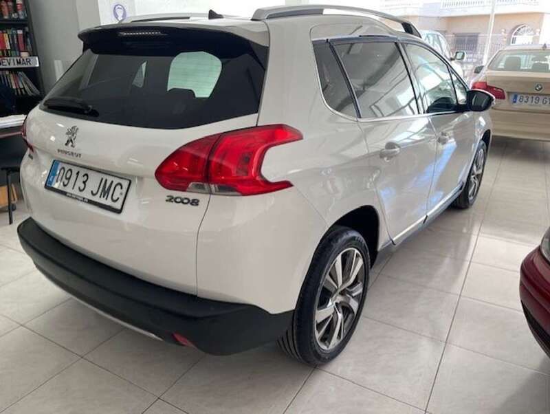 Usado Peugeot 2008 Allure 110 CV (80 kW) 2016 Blanco SUV