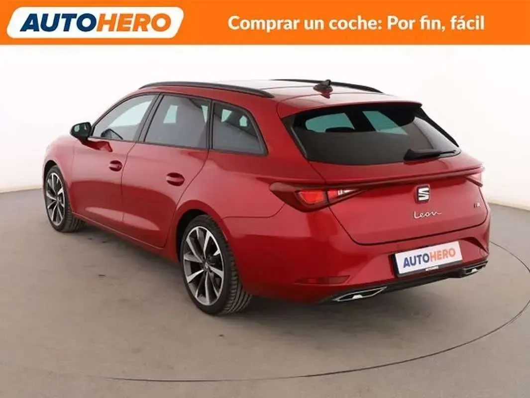 Usado Seat Leon FR 150 CV (110 kW) 2021 Rojo Familiar