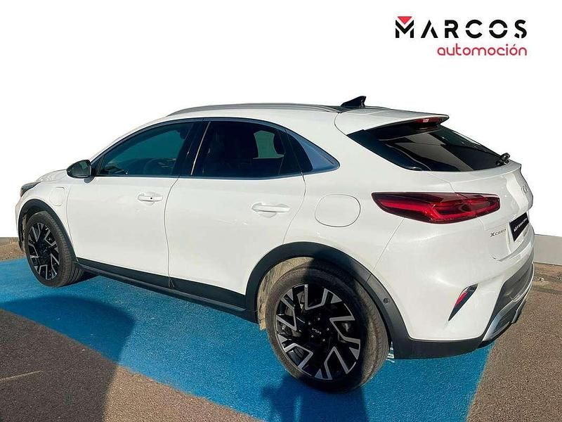 Usado Kia XCeed 141 CV (103 kW) 2025 Blanco SUV