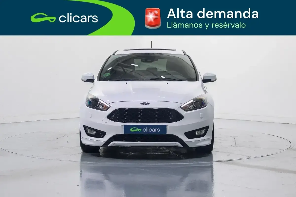 Usado Ford Focus ST-Line 182 CV (133 kW) 2017 Blanco Berlina