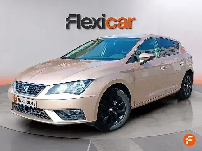 Usado Seat Leon Style 115 CV (84 kW) 2019 Beige