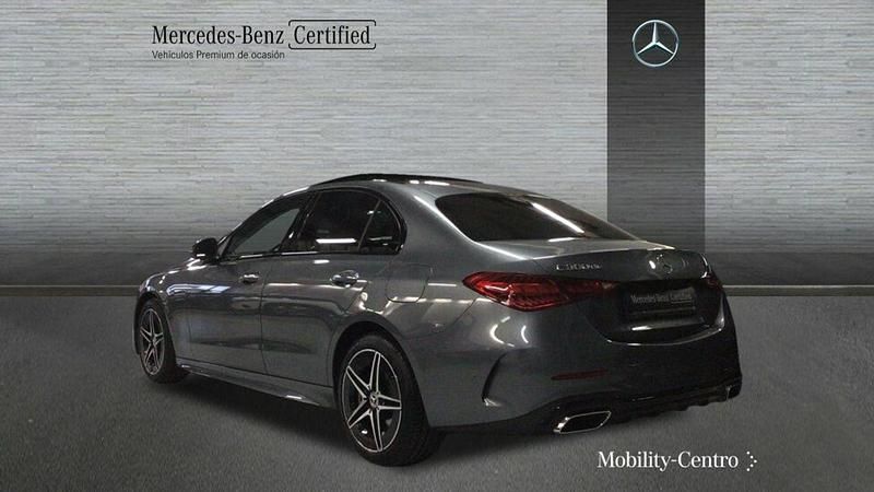 Usado Mercedes C300 312 CV (229 kW) 2024 Gris selenita Berlina