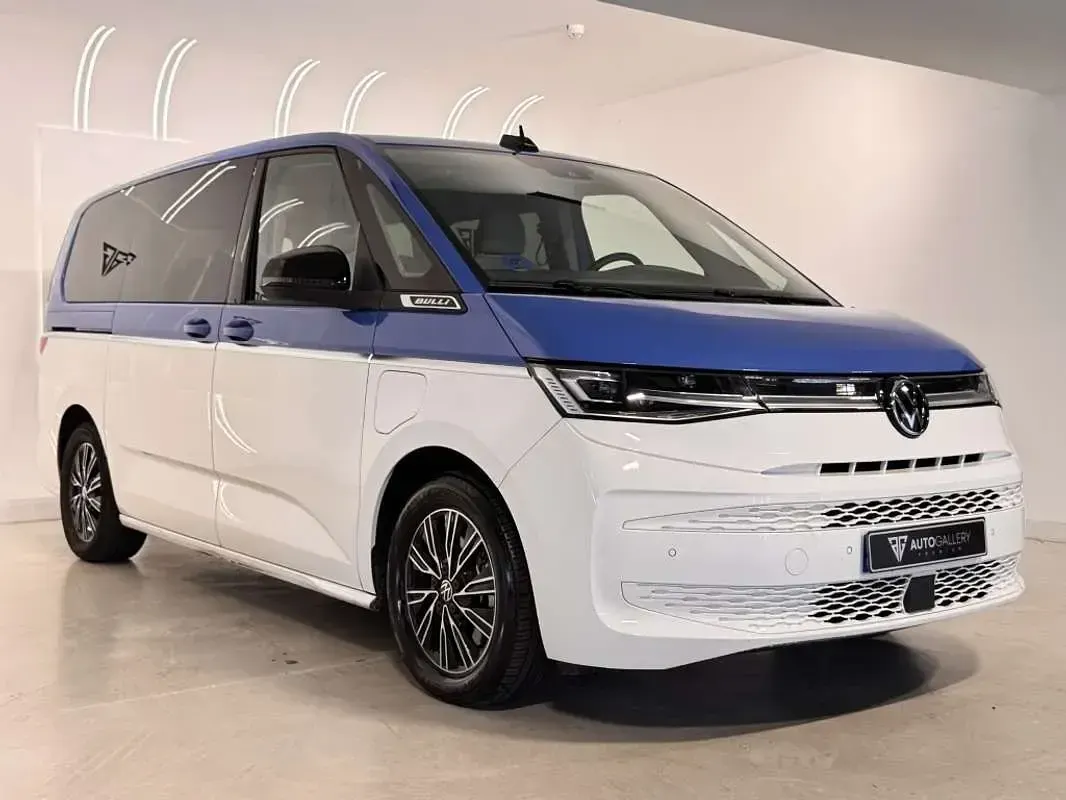 Usado VW Multivan Life 218 CV (160 kW) 2024 Blanco Monovolumen