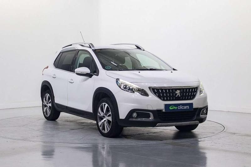Usado Peugeot 2008 Allure 110 CV (80 kW) 2017 Blanco SUV
