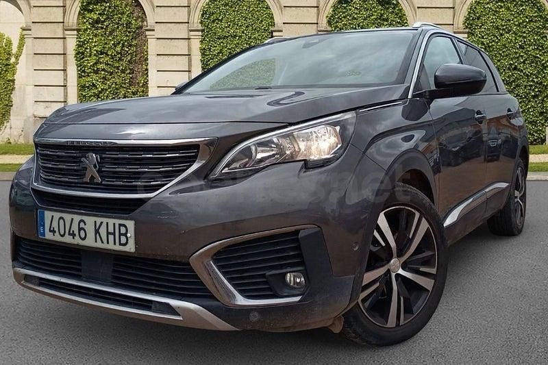 Usado Peugeot 5008 Allure 120 CV (88 kW) 2018 Gris / plata SUV