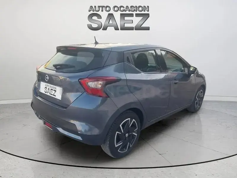 Usado Nissan Micra Acenta 92 CV (67 kW) 2021 Gris / plata Utilitario