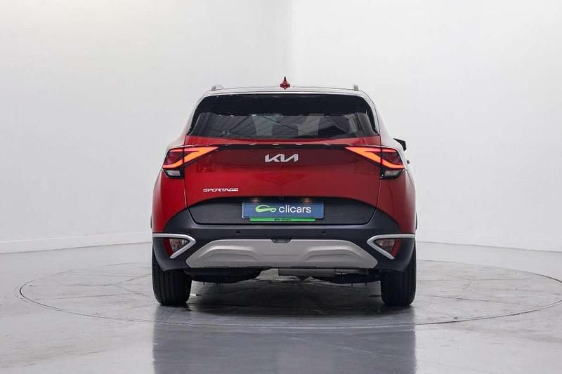 Usado Kia Sportage 136 CV (100 kW) 2023 Rojo SUV