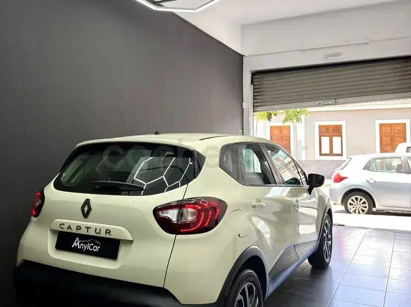 Usado Renault Captur Zen 90 CV (66 kW) 2020 Blanco SUV