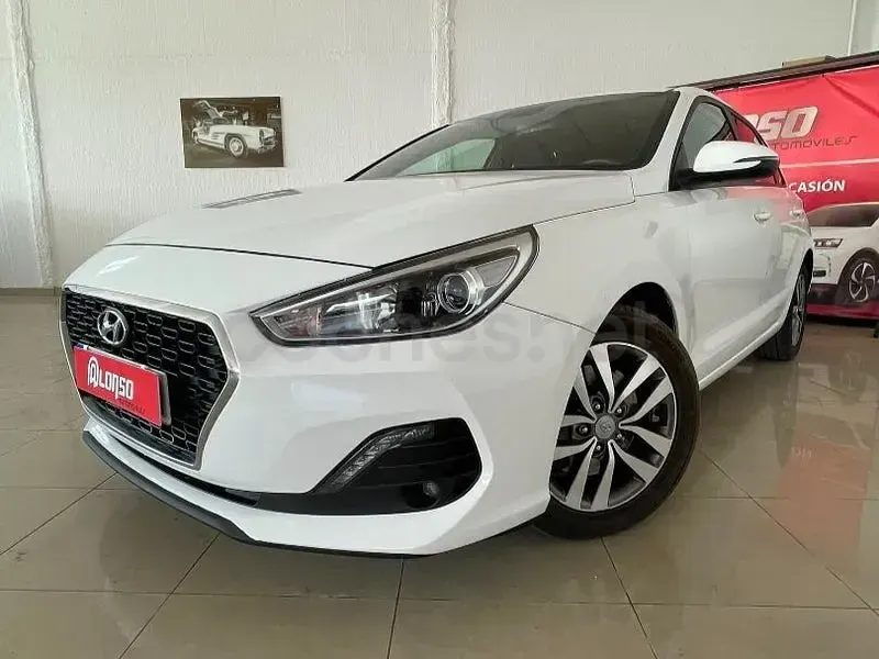Usado Hyundai i30 GO! 120 CV (88 kW) 2020 Blanco Berlina