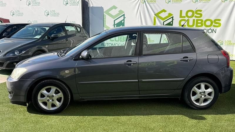 Usado Toyota Corolla Terra 90 CV (66 kW) 2006 Gris
