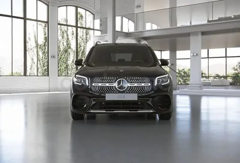 Occasion Mercedes GLB200 AMG line 150 PK (110 kW) 2022 Zwart SUV