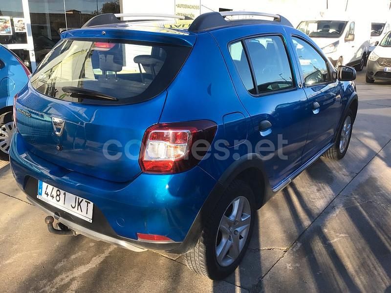 Usado Dacia Sandero Stepway 90 CV (66 kW) 2016 Azul Berlina