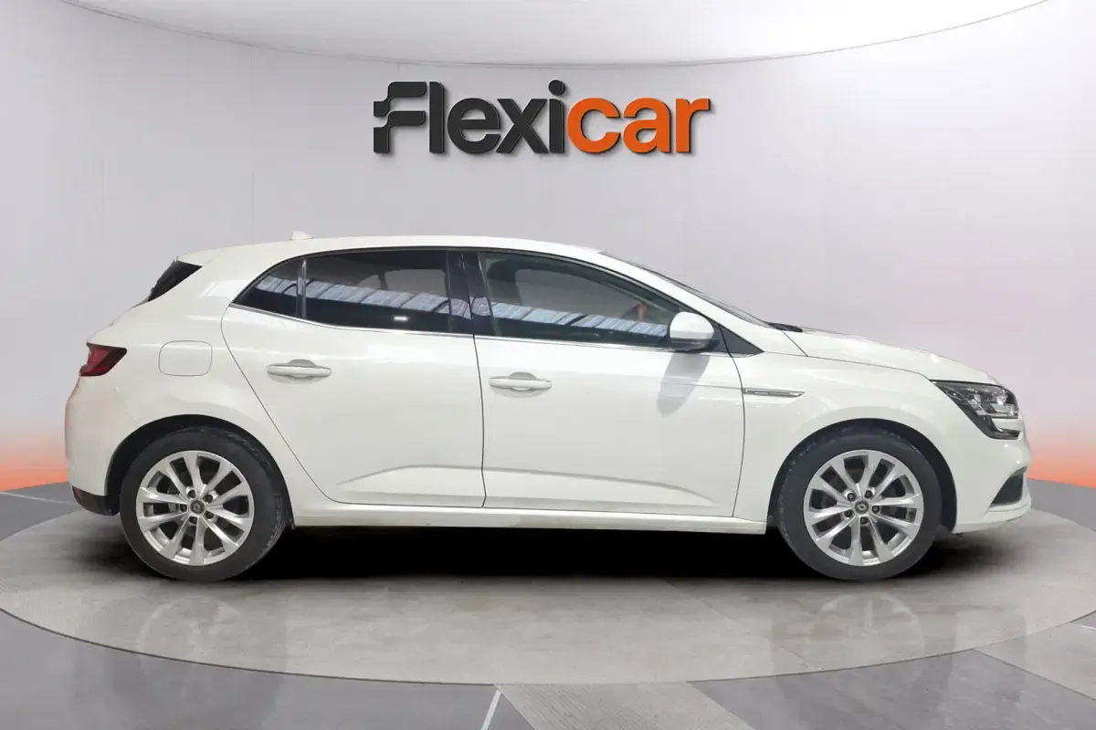 Usado Renault Mégane IV Zen 130 CV (95 kW) 2018 Blanco Berlina