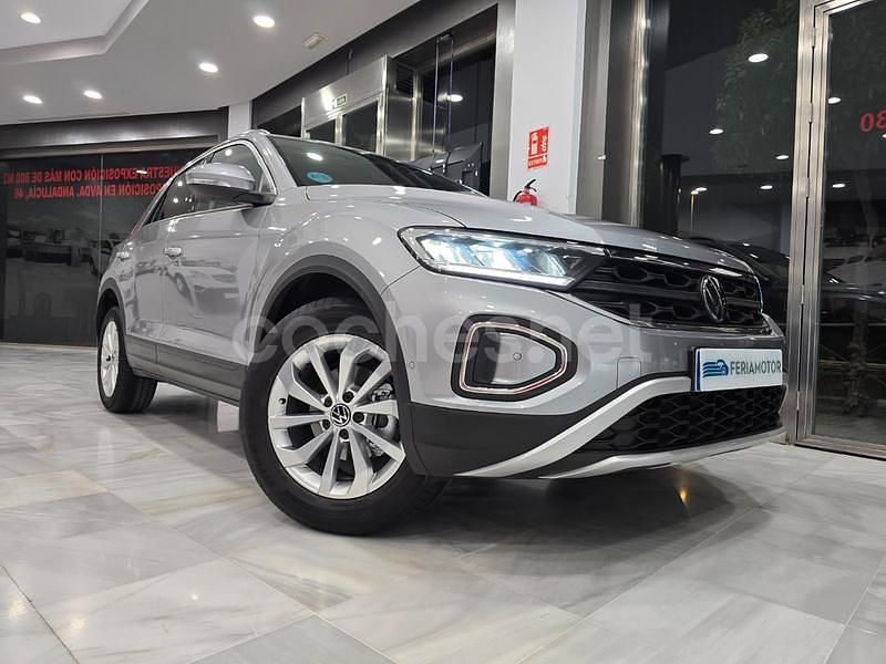 Gris / plata Usado 2022 VW T-Roc Life SUV | 22.590 € (Precio justo) - Imagen 1/4