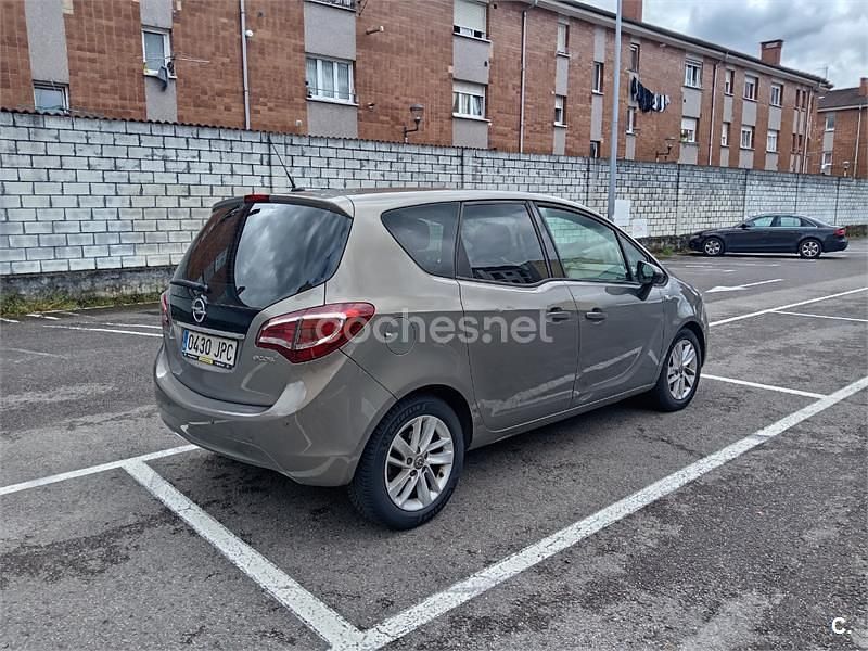 Usado Opel Meriva Selective 110 CV (80 kW) 2016 Beige Monovolumen