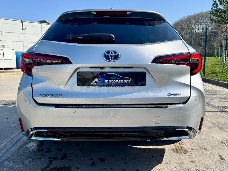 Usado Toyota Corolla Sport 140 CV (102 kW) 2024 Gris / plata Familiar