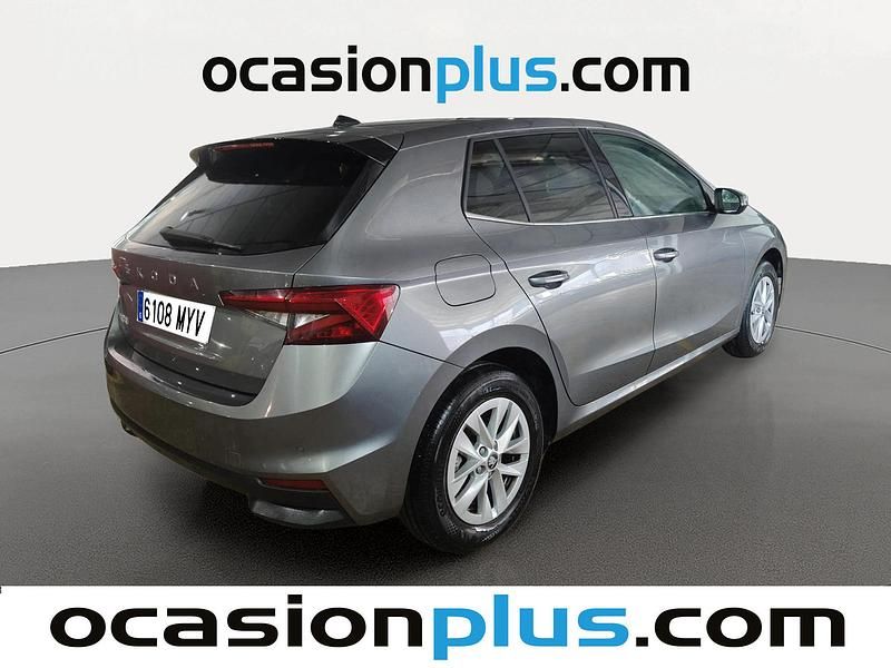 Usado Skoda Fabia Selection 95 CV (69 kW) 2025 Gris Berlina
