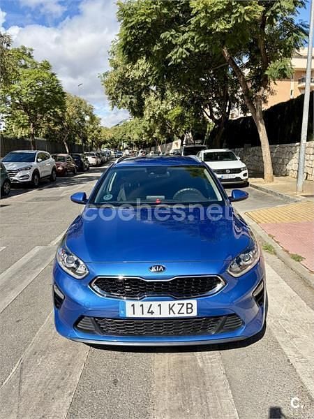 Usado Kia Ceed 115 CV (84 kW) 2019 Azul Utilitario