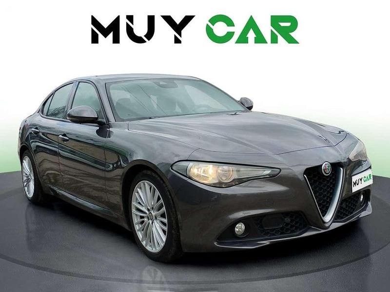 Gris Usado 2017 Alfa Romeo Giulia Berlina | 13.490 € (Super precio) - Imagen 1/4