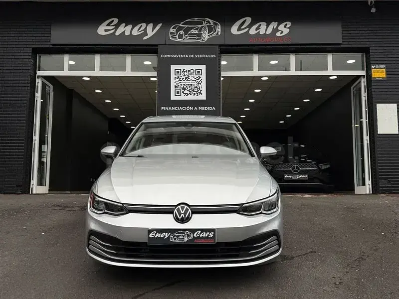 Usado VW Golf VIII 110 CV (80 kW) 2022 Gris / plata Berlina