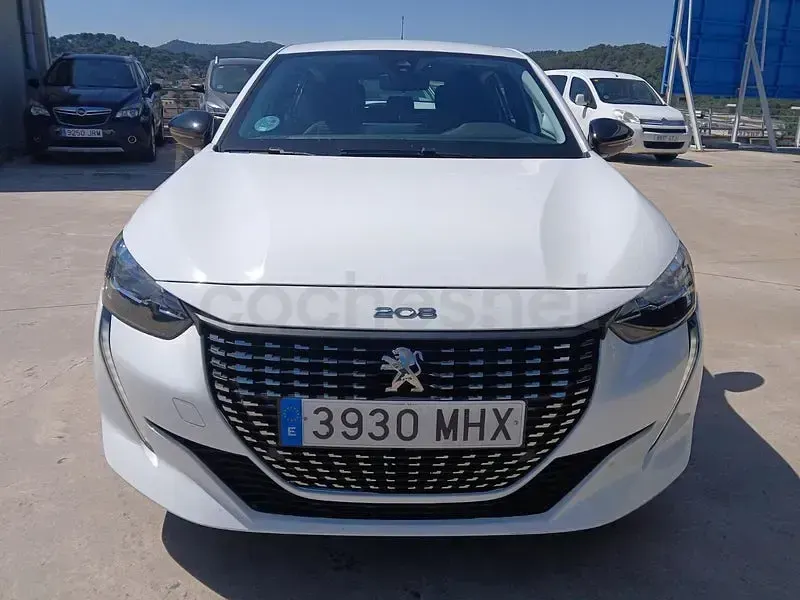 Usado Peugeot 208 Allure 100 CV (73 kW) 2023 Blanco Utilitario