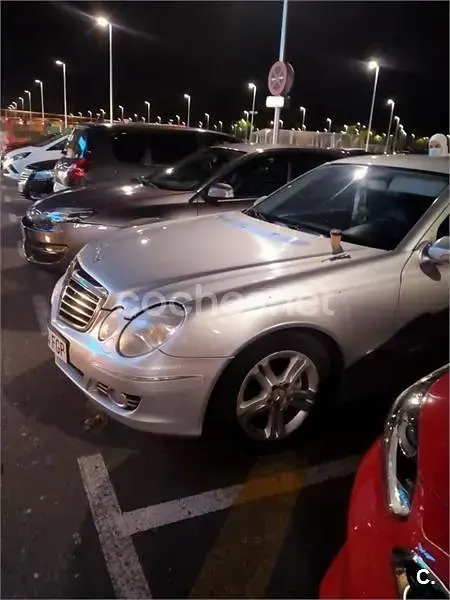 Usado Mercedes E220 Avantgarde 150 CV (110 kW) 2006 Gris / plata Berlina