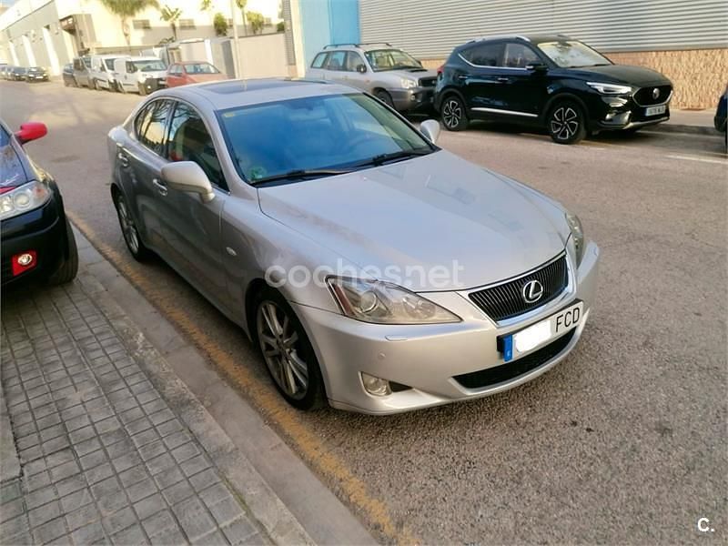Usado Lexus IS250 Sport Line 208 CV (152 kW) 2006 Gris / plata Berlina