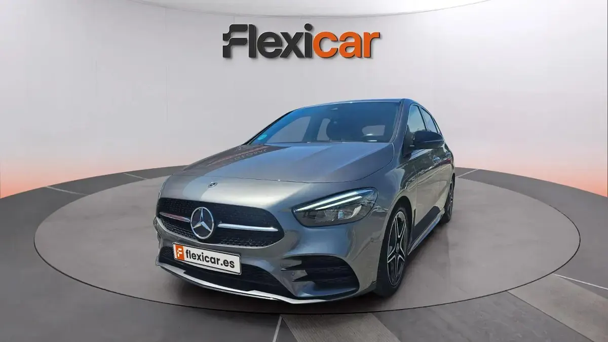Usado Mercedes B200 150 CV (110 kW) 2022 Gris Monovolumen