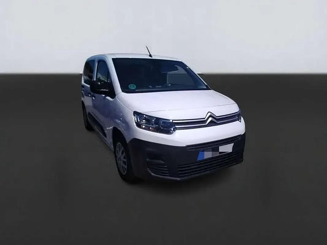 Usado Citroën Berlingo Live 102 CV (75 kW) 2021 Blanco Monovolumen